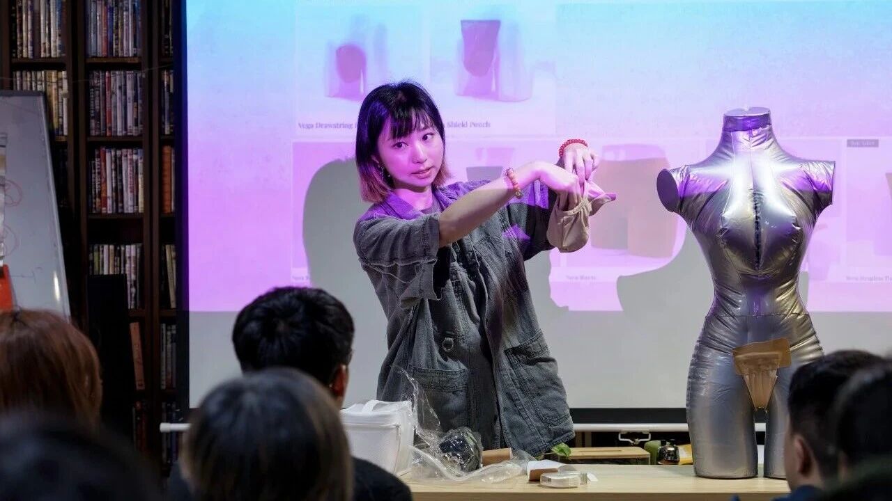 性和裸露本应发生在私密空间，影视作品还有必要呈现亲密情节吗？｜吴姗 一席 图片 1