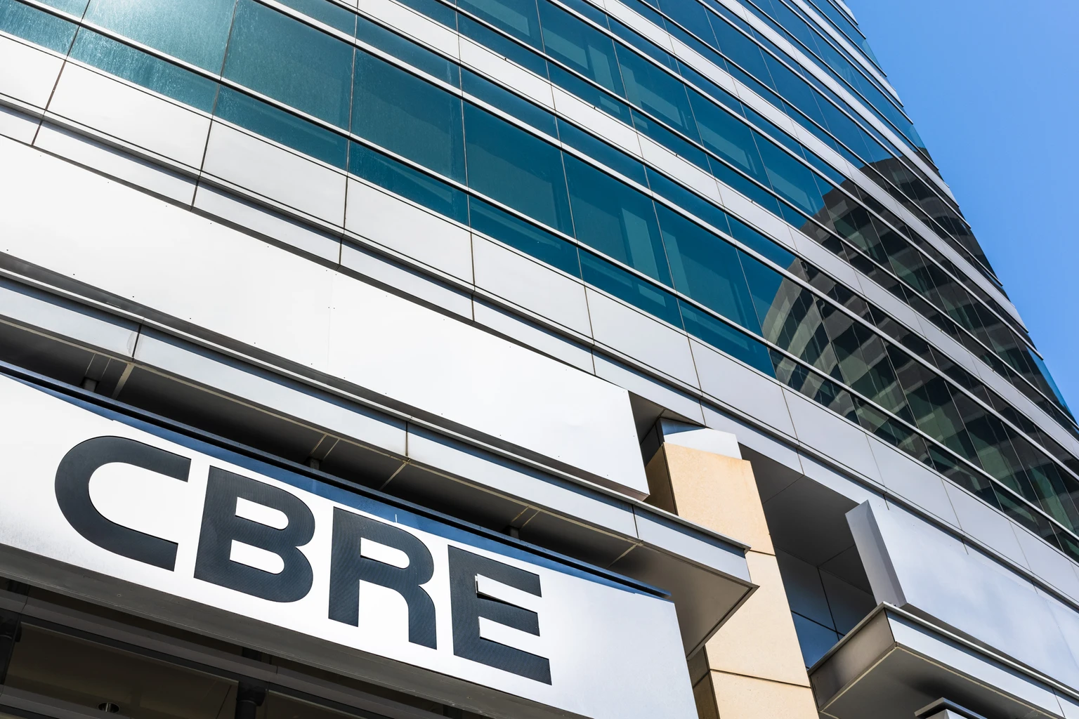 CBRE Group: Eyes On Data Center Potential And Near-Term Financial Outlook 图片 1