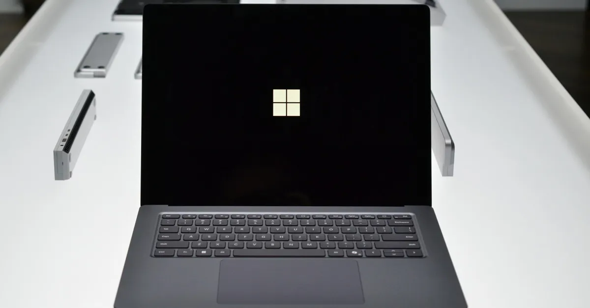 A first look at Microsoft’s Surface Laptop Ultra and Surface Dev Box 图片 1