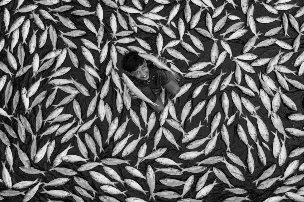 Need some black and white inspiration? These are the best monochrome photos we’ve seen this month! 图片 1