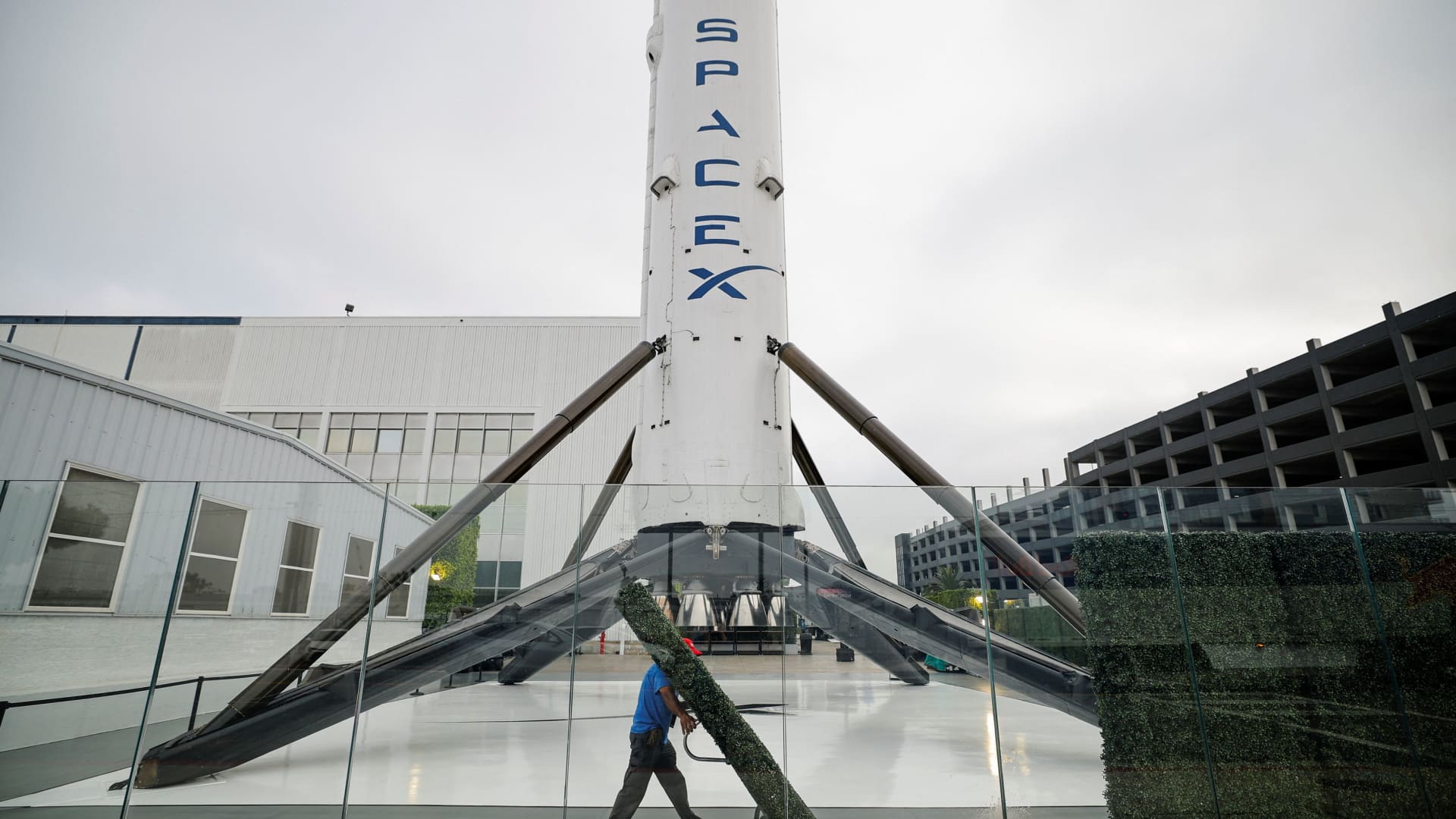 SpaceX 频谱牌照交易重挫 AT&T、Verizon 和 T-Mobile 股价 图片 1