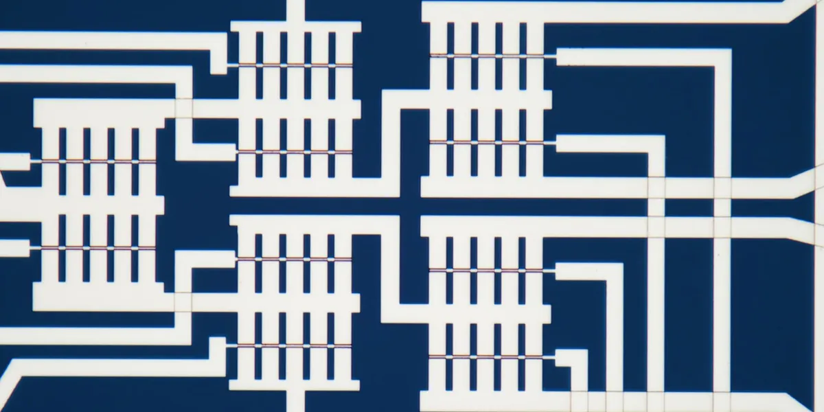 超导晶体管有望解决量子计算的控制线缆难题 图片 1