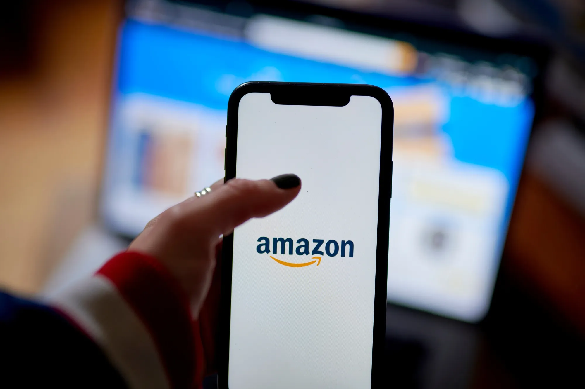 Amazon Seeks FCC Nod to Beam Satellite Coverage to Mobile Phones 图片 1