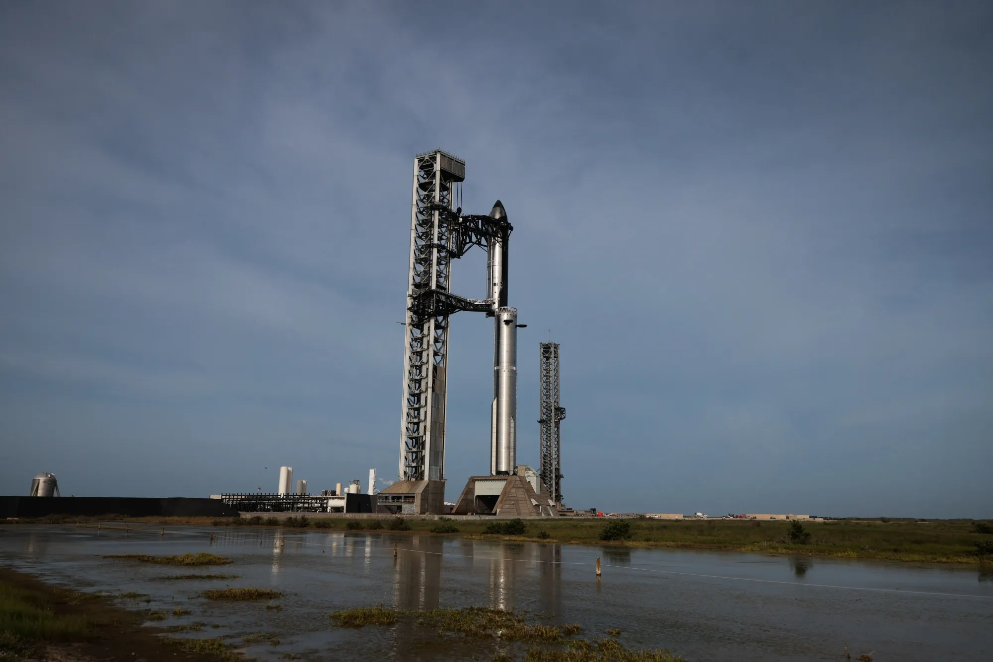 SpaceX Starship Deploys Starlink Craft During Post-IPO Test 图片 1