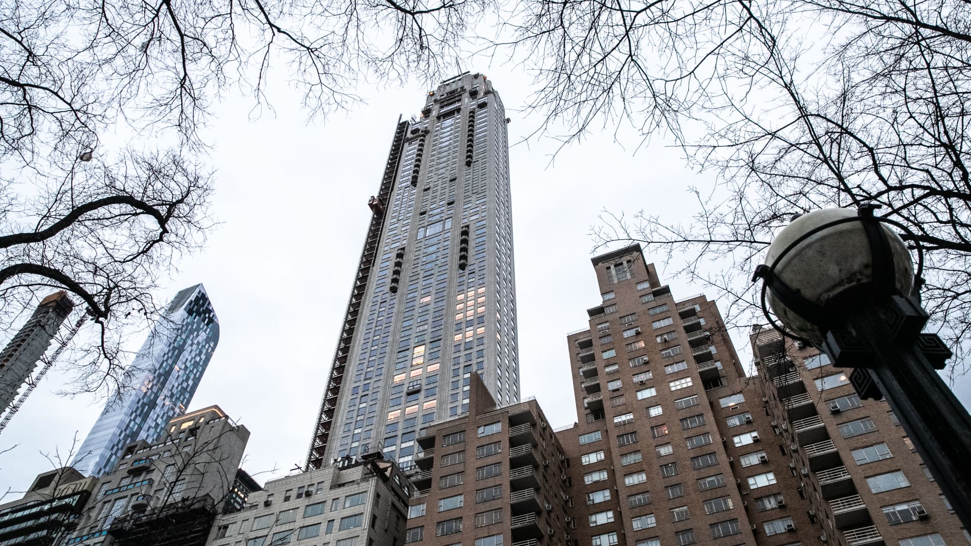 New York Passes Tax on the Ultra-Wealthy 图片 1