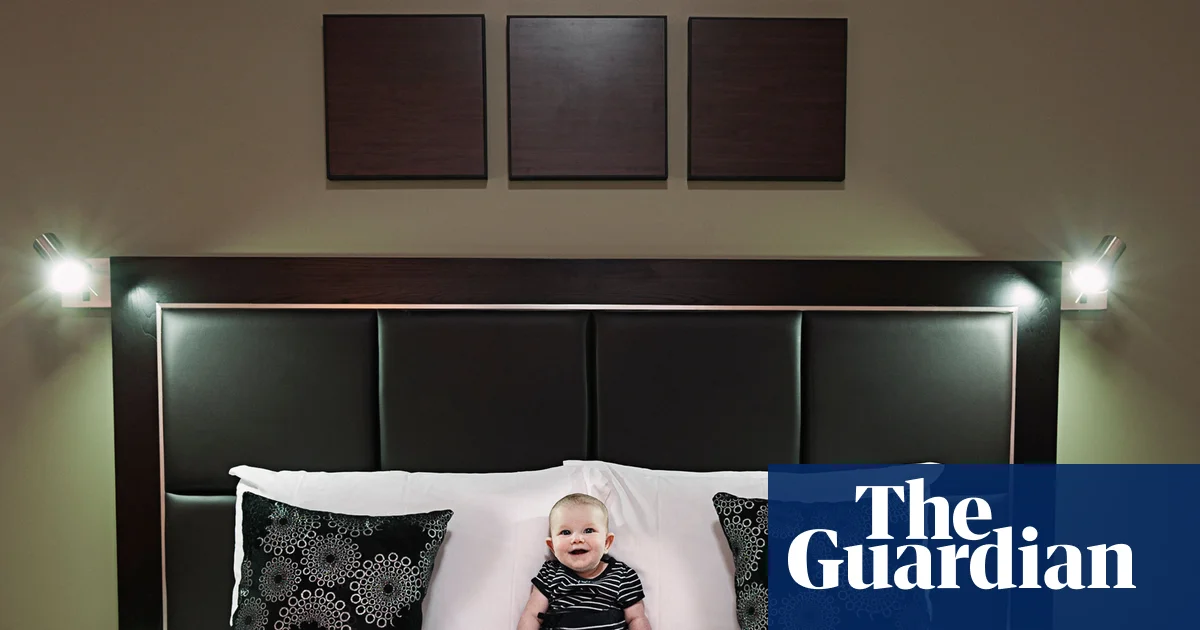 Parents booking air-conditioned hotels to keep babies safe in UK heatwave 图片 1