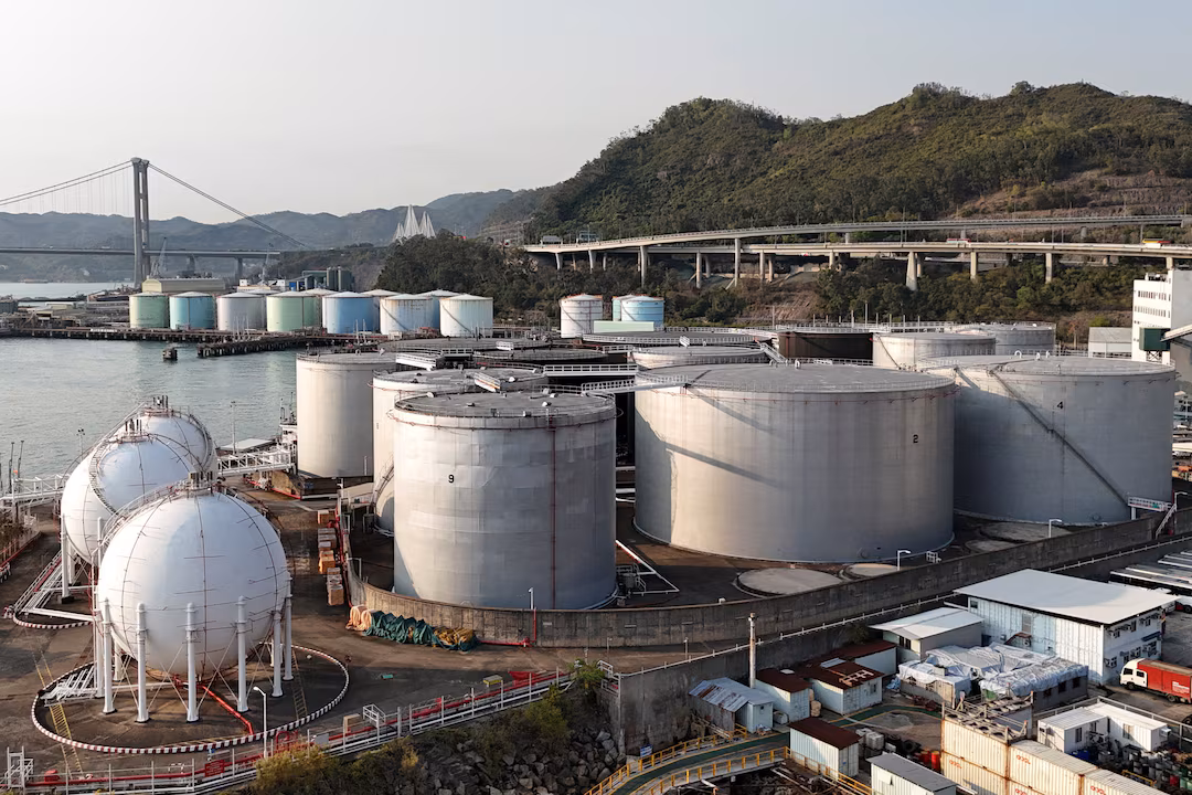 China refiners snap up September Russian crude, eye Iranian oil as Mideast supply risks grow 图片 1