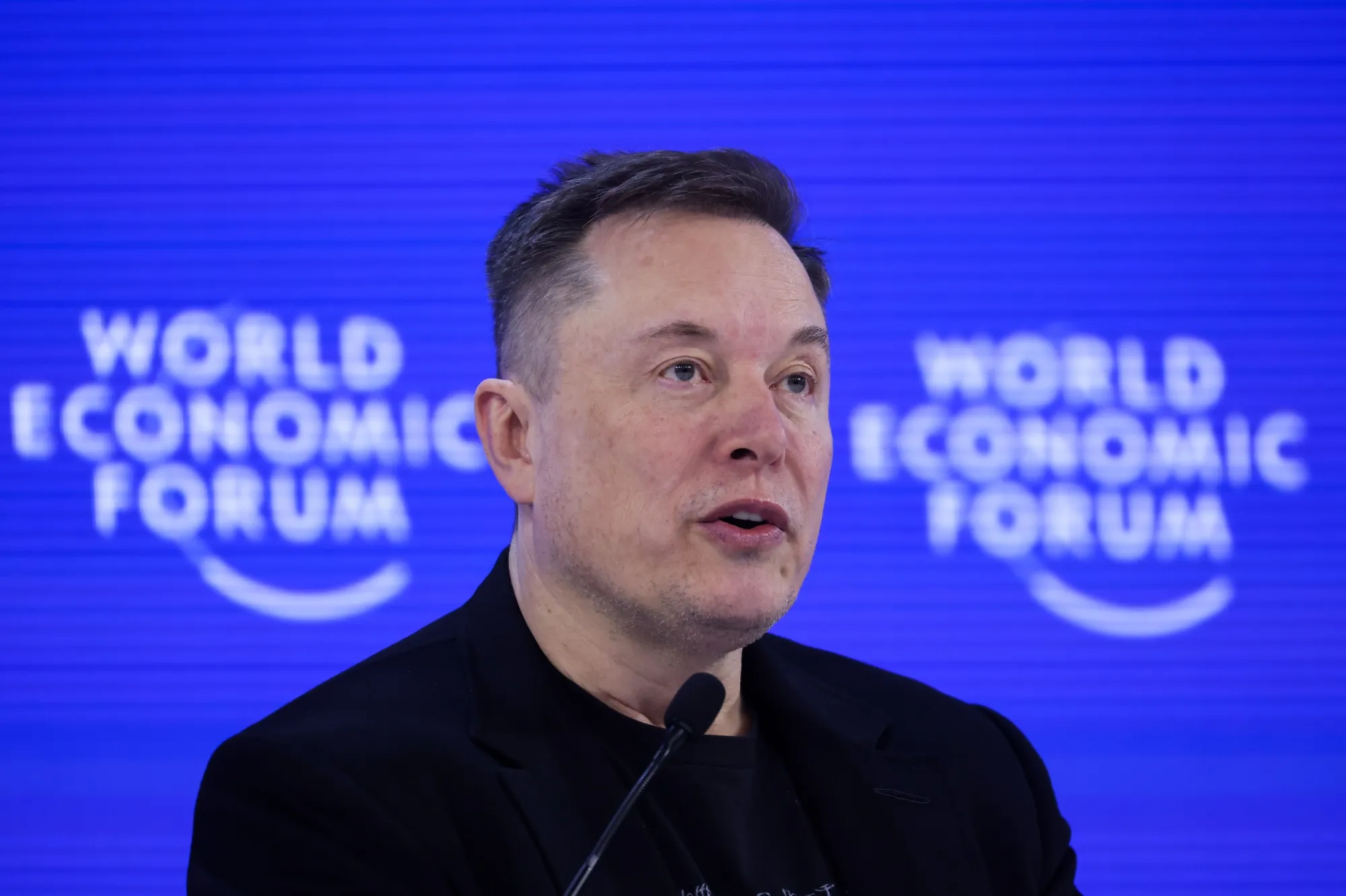 Musk Says Micron Gave Tesla ‘Significant’ Supply of Memory Chips 图片 1
