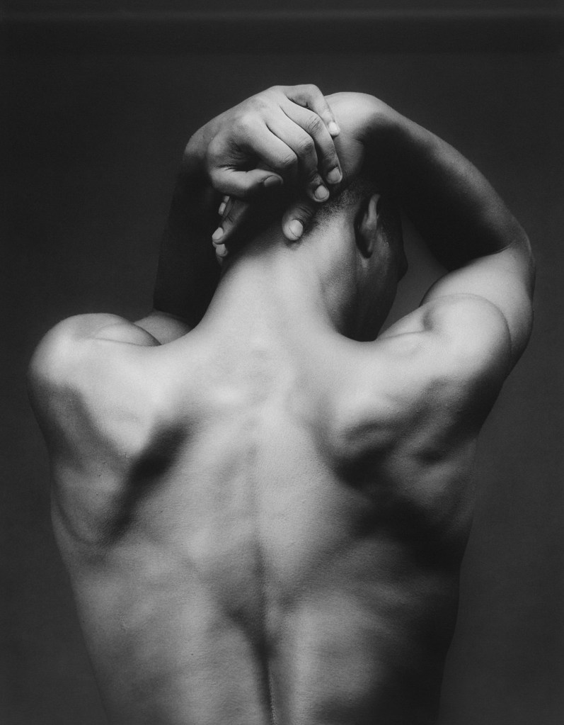 These exquisite photographs by the controversial master Robert Mapplethorpe changed the way we think about beauty [NSFW] 图片 1