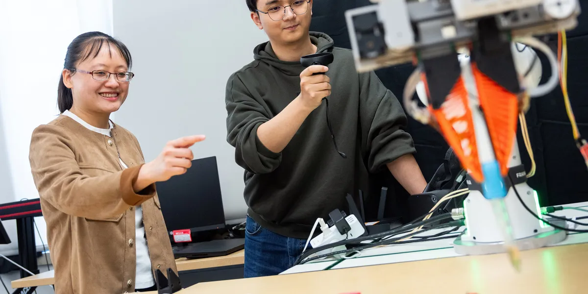 Award-Winning Researcher Trains Robots to Make Educated Guesses 图片 1