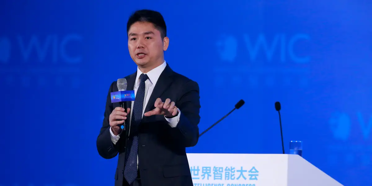 The founder of China's Amazon wants his 700,000 blue-collar workers to be 'white-collarized' in time for AI 图片 1