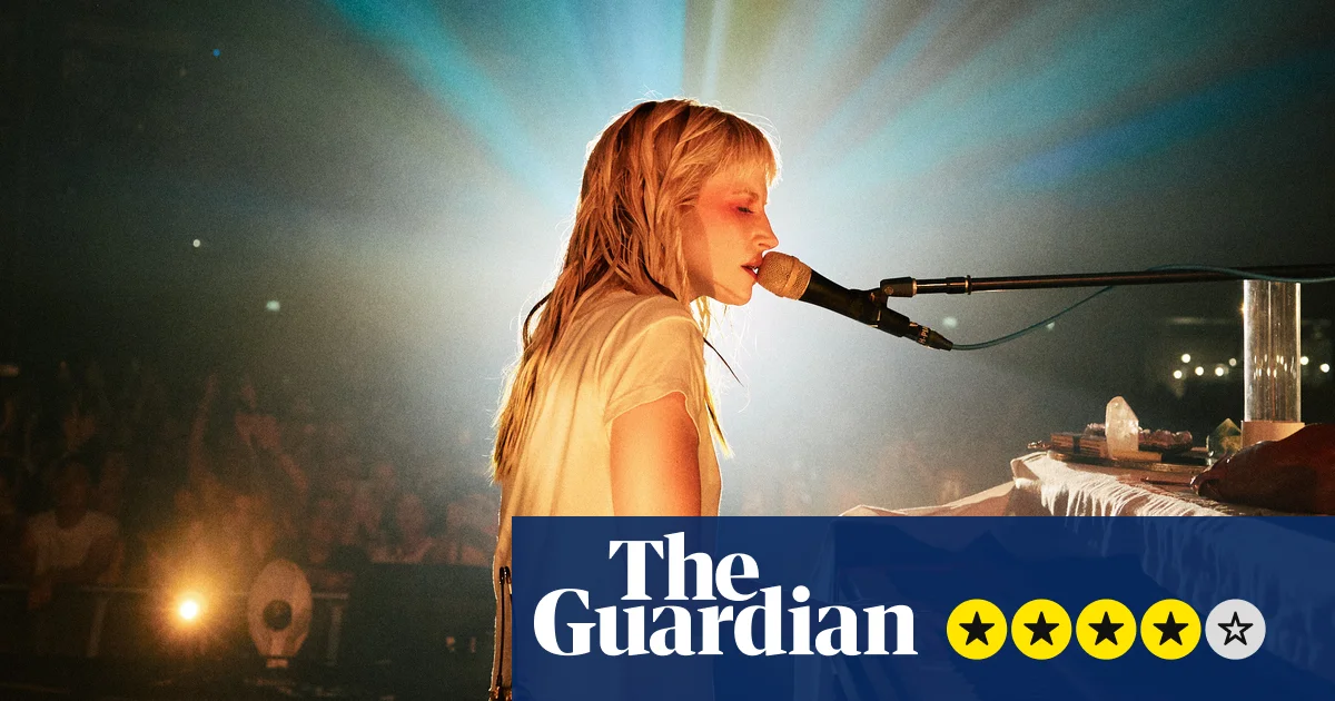 Hayley Williams review – punk and R&B expertly intertwine on first solo tour for Paramore star 图片 1