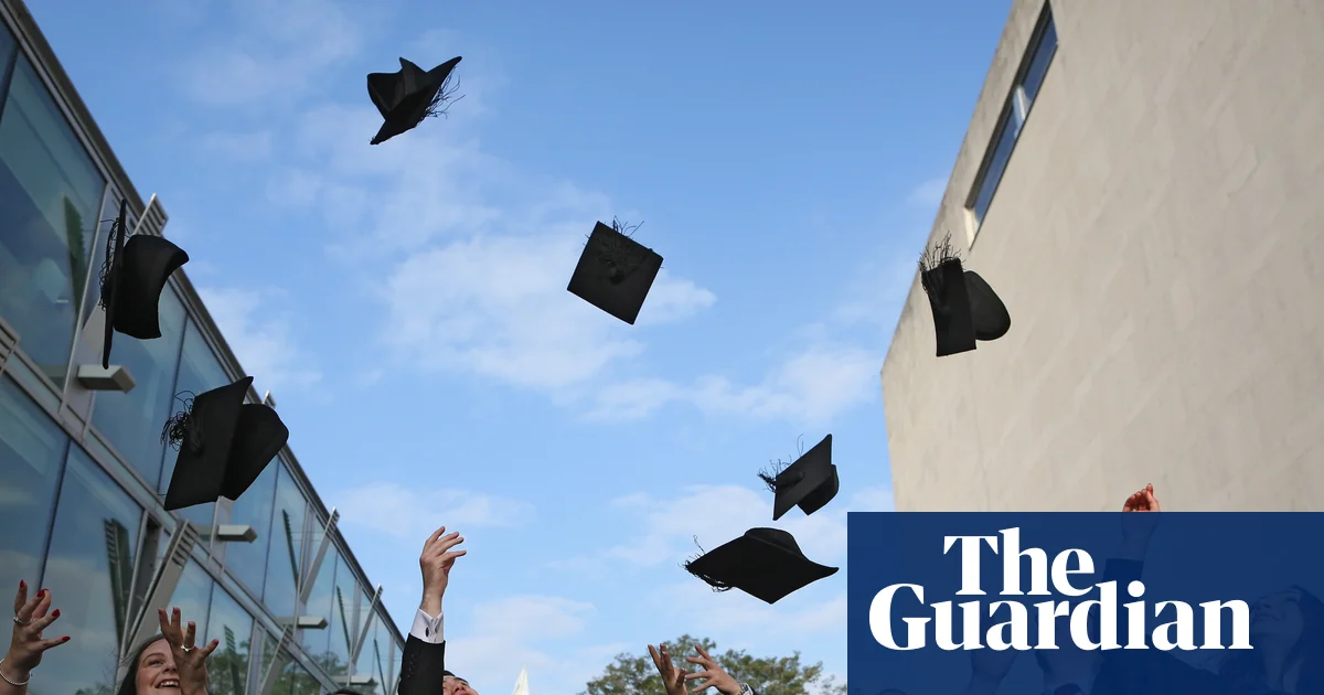 One in four graduates will lose financially from going to university, IFS estimates 图片 1
