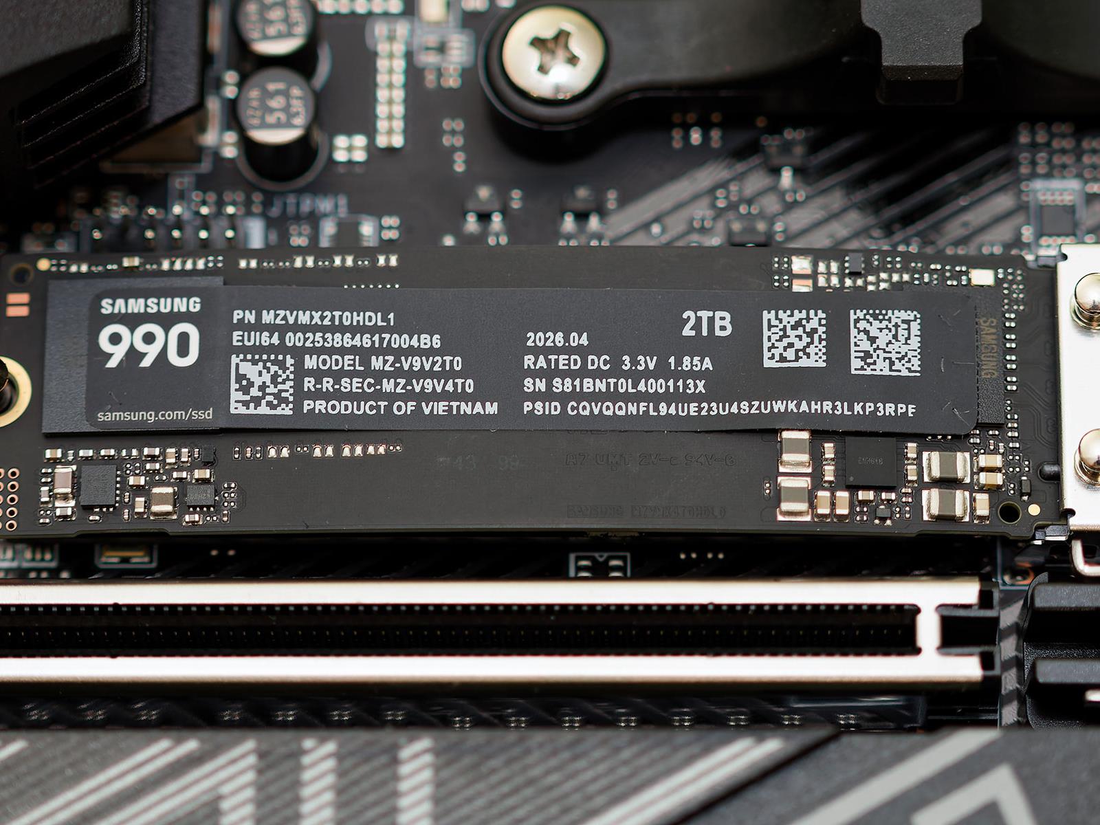 Samsung 990 SSD Review: A Low-Power, Mainstream QLC SSD In The AI Era 图片 1