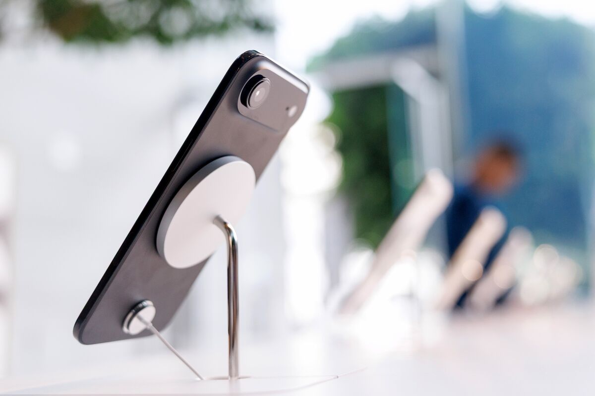 Gurman Says Second-Gen iPhone Air, Coming in Early 2027, Will Sport a 0.5× Ultra-Wide Second Camera 图片 1