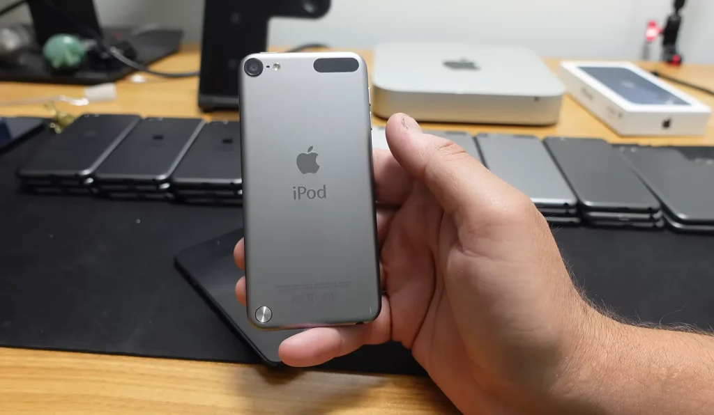 US man buys 31 untested Apple iPods and a Mac Mini for $355 to see if he can flip them for a profit 图片 1