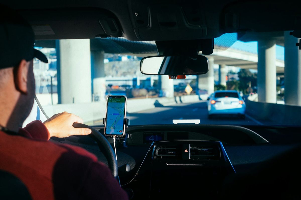 Flock Pitched a Plan to Turn Uber and Lyft Drivers into Roaming Surveillance 图片 1
