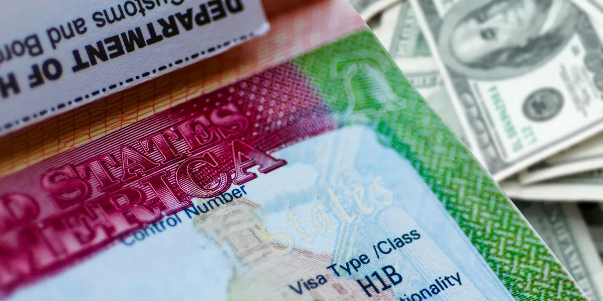 H-1B 签证费涨到 10 万美元，美国科技公司正在把人才往海外招 图片 1