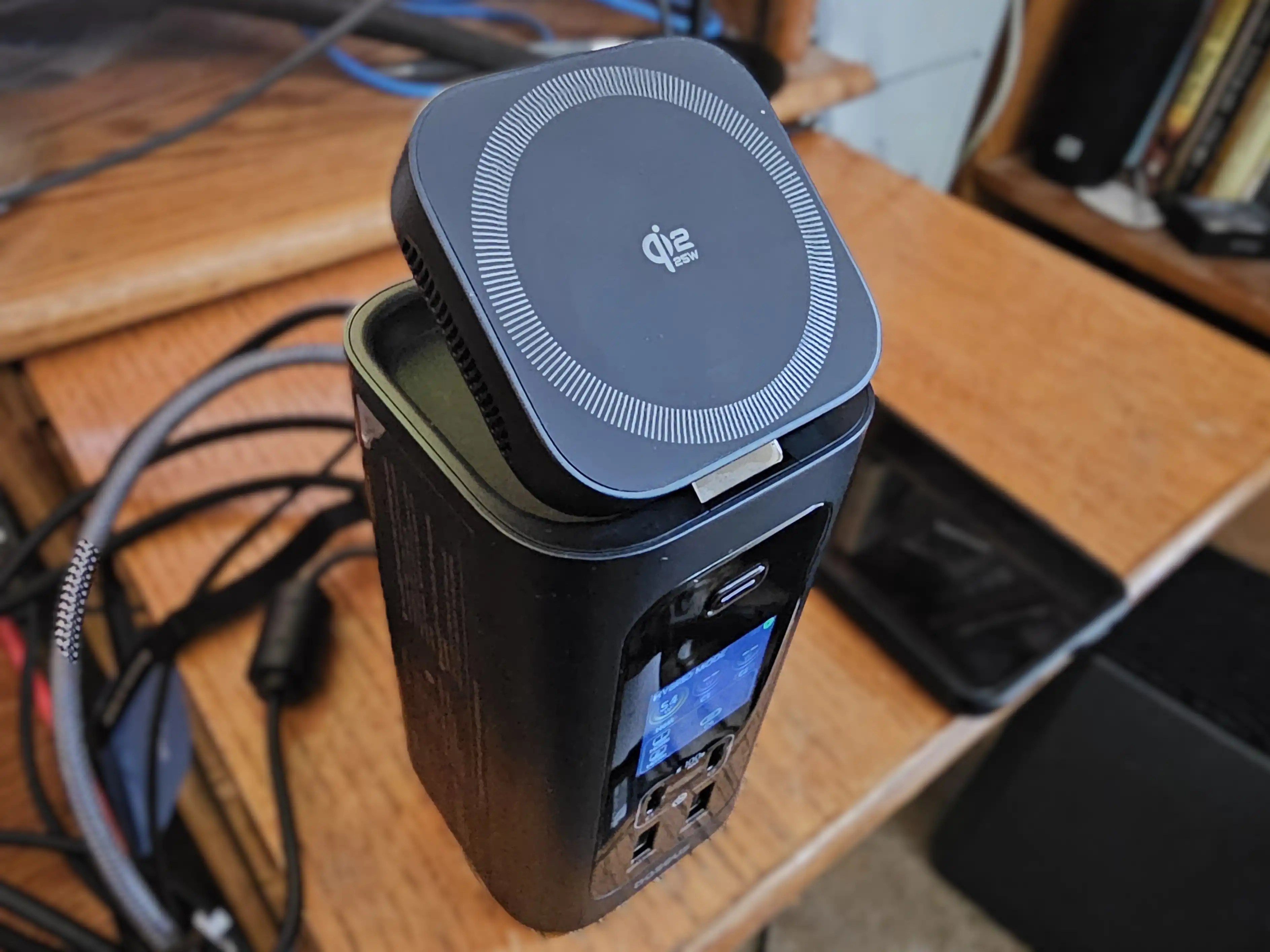 This 15-in-1 Baseus docking station with a killer iPhone feature is $90 off today 图片 1