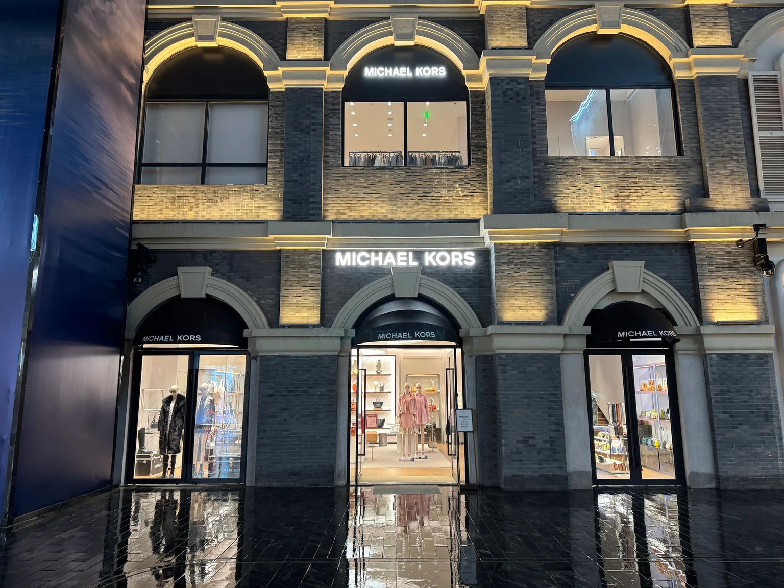 Capri Holdings: A Cleaner Turnaround, But Still Not A Low-Risk Story 图片 1