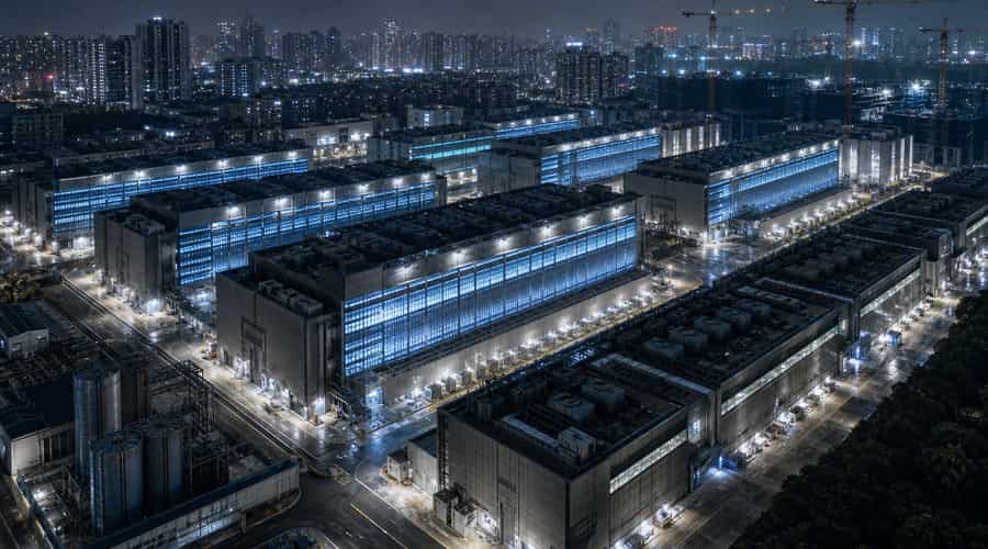 AIP and Brookfield are both bidding for Stack Infrastructure's Asia operations and the $30 billion price tag explains exactly what AI has done to data center valuations 图片 1