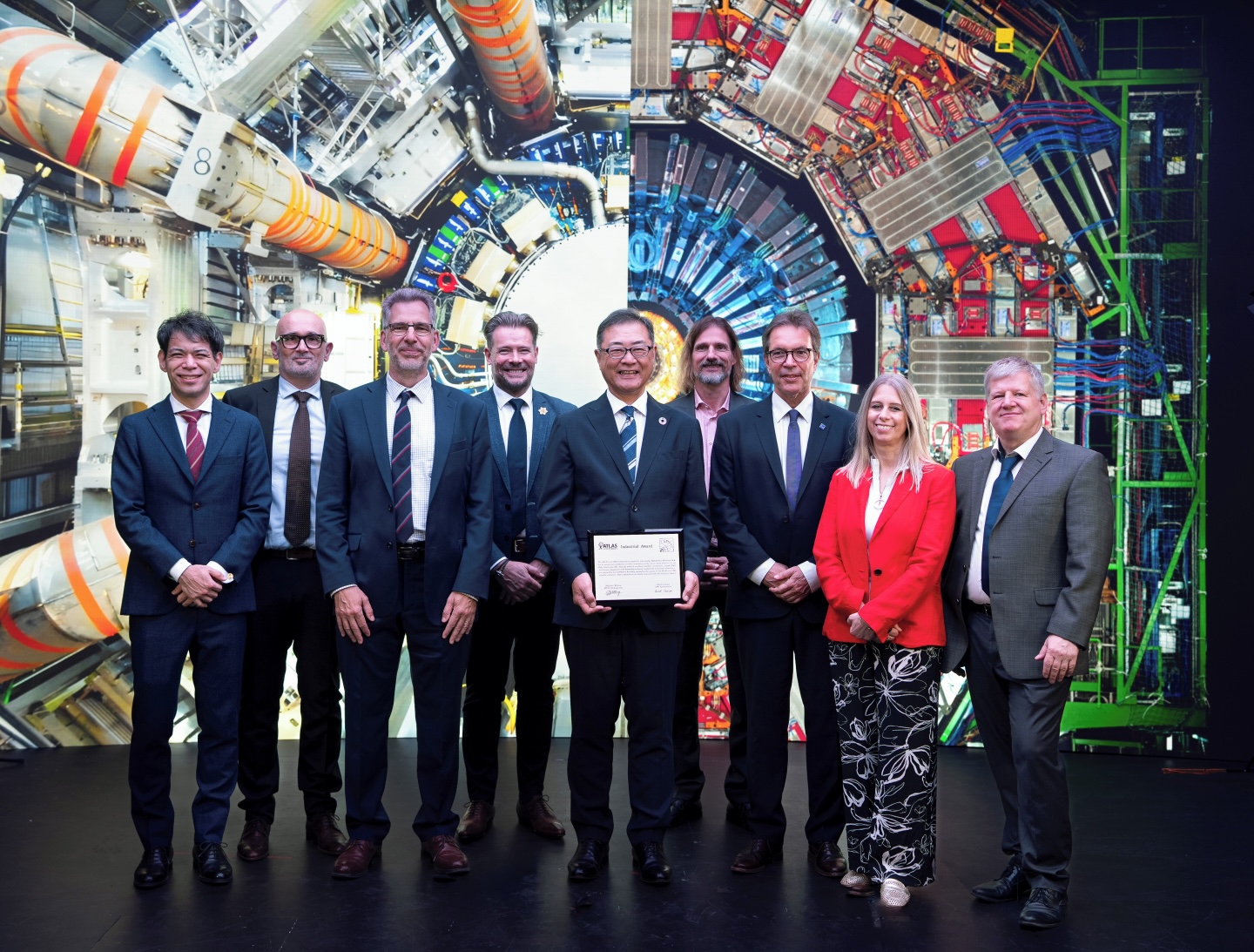 ATLAS and CMS recognise longstanding industrial partner Hamamatsu Photonics K.K. 图片 1