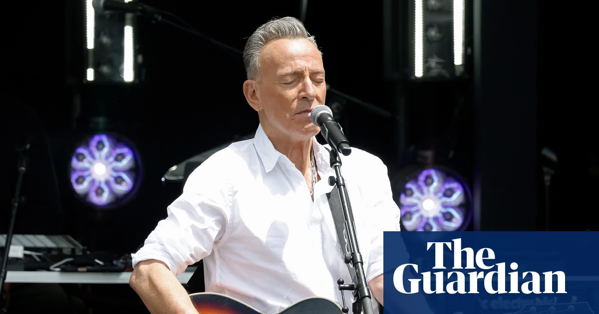 Signs of the Boss in John Crace’s sketch | Brief letters 图片 1