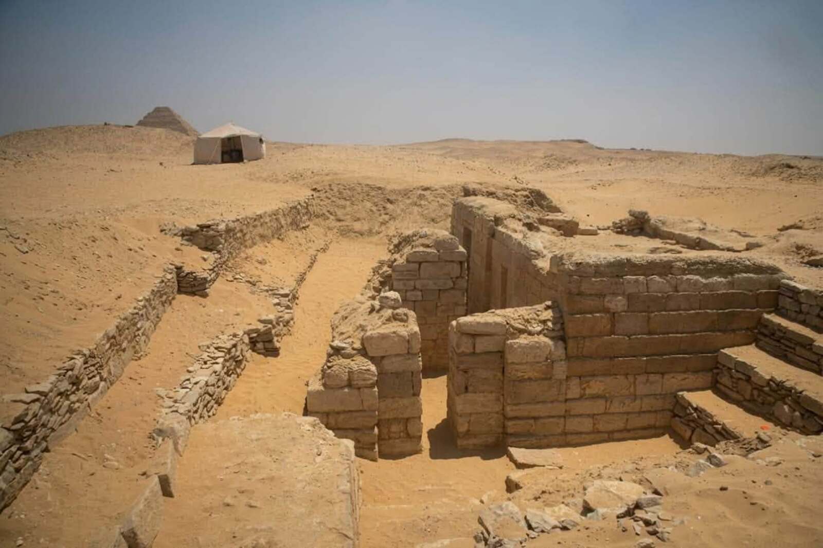 苏卡拉发现 4400 年前埃及法官墓葬，墙壁保留原始色彩 图片 1
