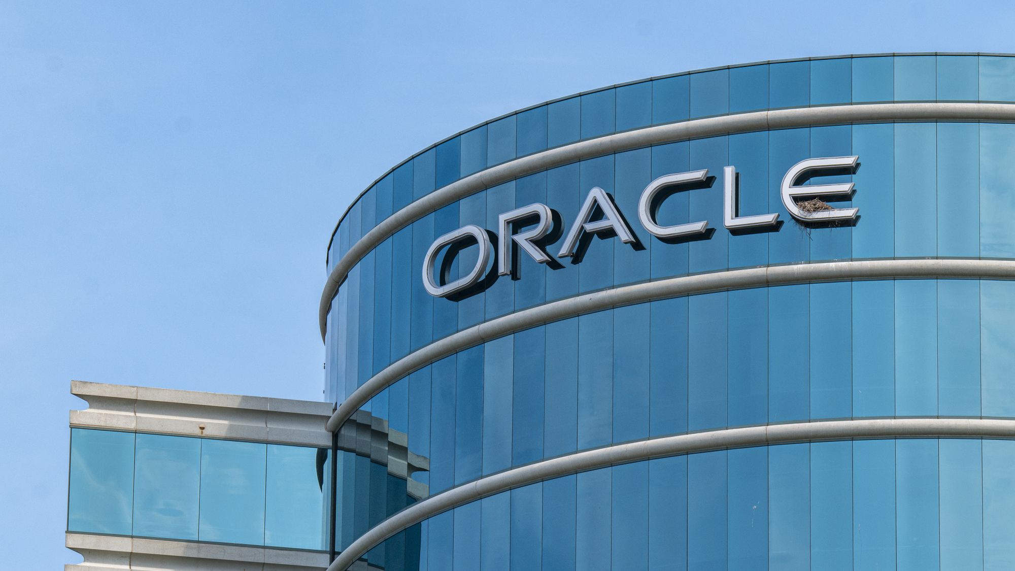Oracle lays off 21,000 employees in just 12 months due to AI adoption and costly AI infrastructure ambitions — says layoffs will continue as internal AI deployment grows 图片 1