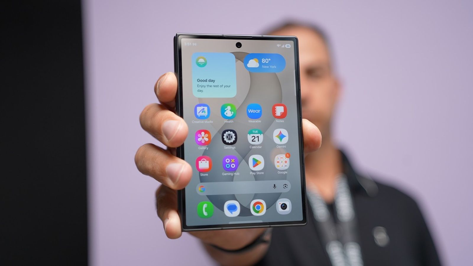 Hands-On With Samsung's Galaxy Z Fold8, the Closest Thing Yet to a Foldable iPhone 图片 1