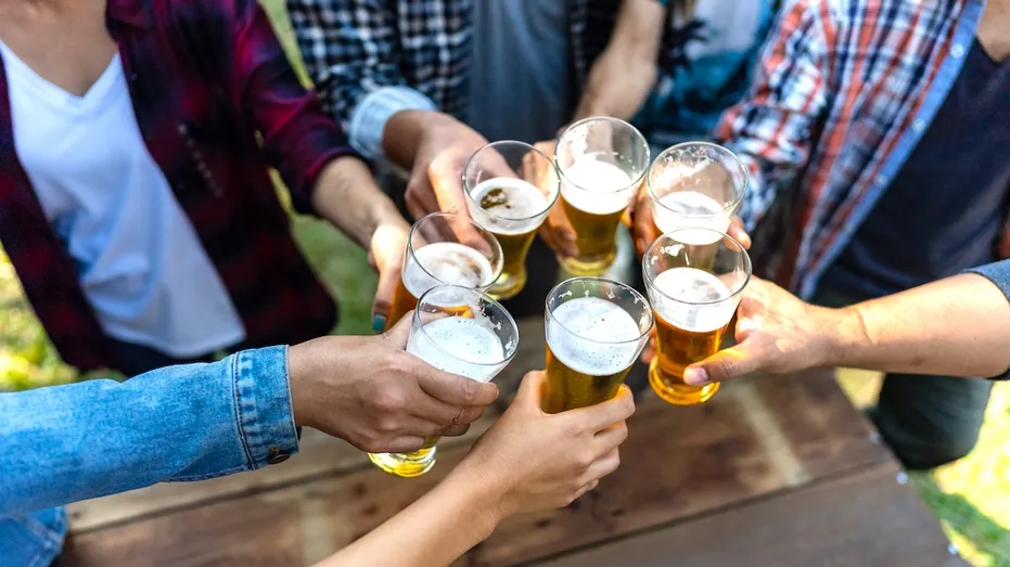 Is drinking every day alcoholism? Experts explain where culture and addiction collide 图片 1