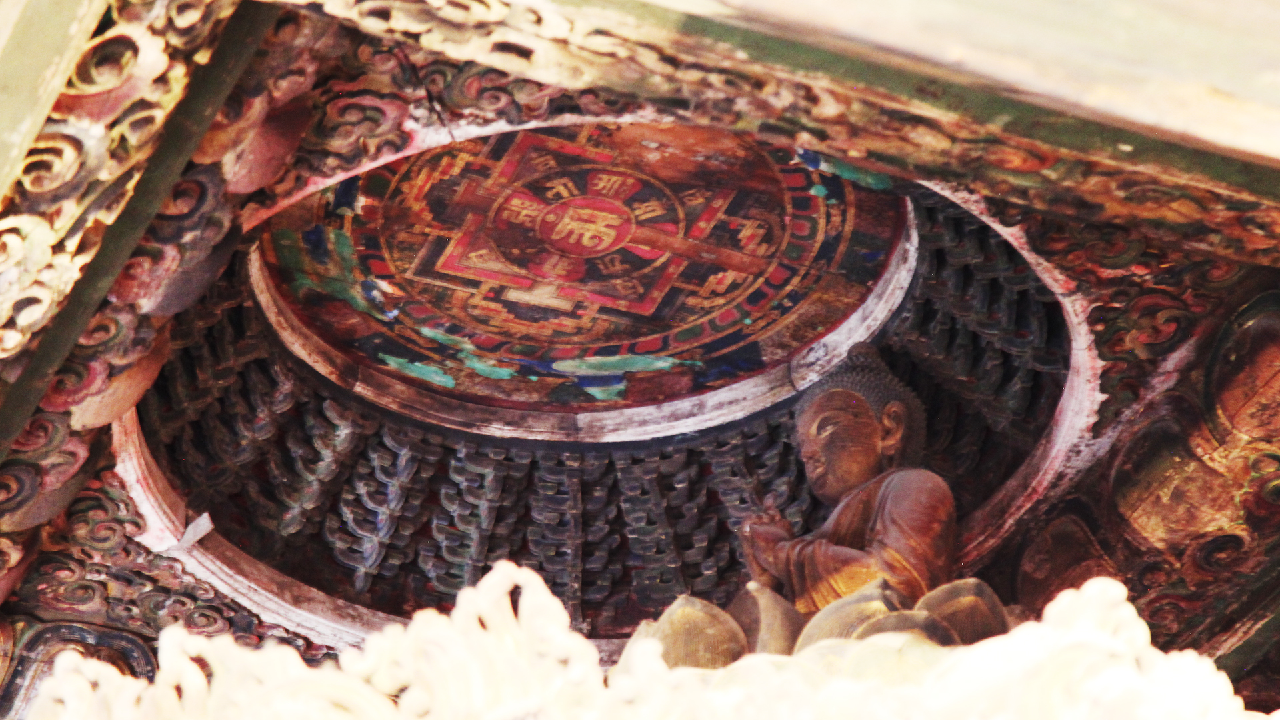 The hidden caisson ceiling at Beijing's Zhihua Temple – don't miss it 图片 2