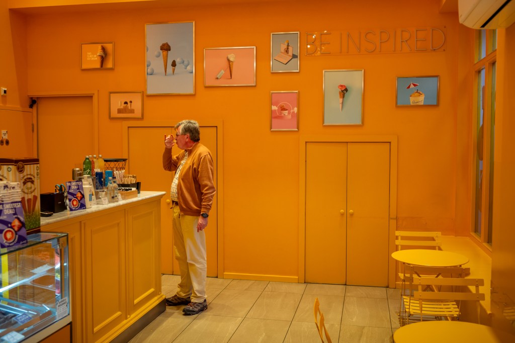 Stunning must see colour photographs from an increasingly grey world – check these out for a dopamine hit! 图片 2