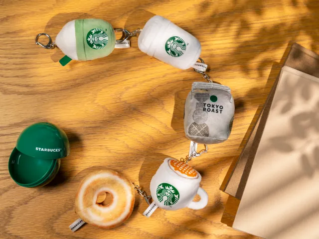 Starbucks Japan releases first-ever gacha capsule toys, featuring iconic menu items as plush coffee charms 图片 2