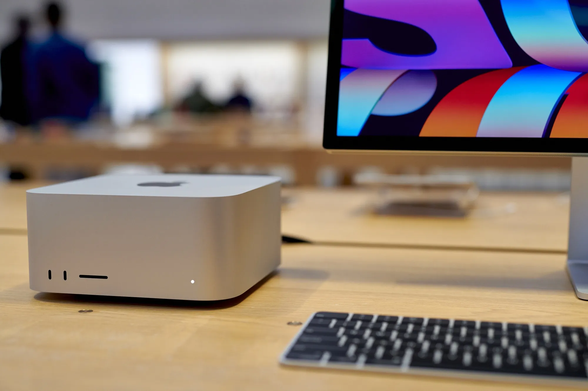 Apple Plans Overhaul of MacBooks, iMac in Push to Meet AI Demand 图片 3