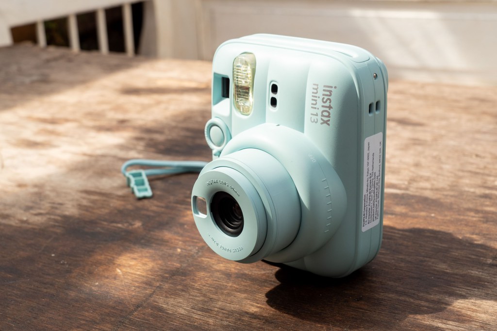 Instax Mini 13 Review – this great value instant camera with a self-timer is all play and no work 图片 2