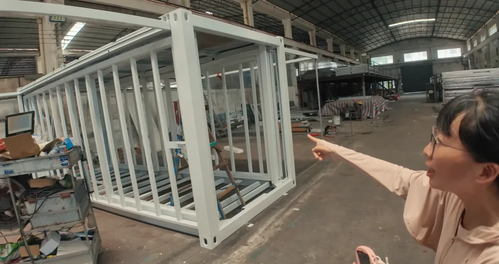 Woman travels to China to buy a $5,000 modular home in order to find out the real cost and what they're really like 图片 3