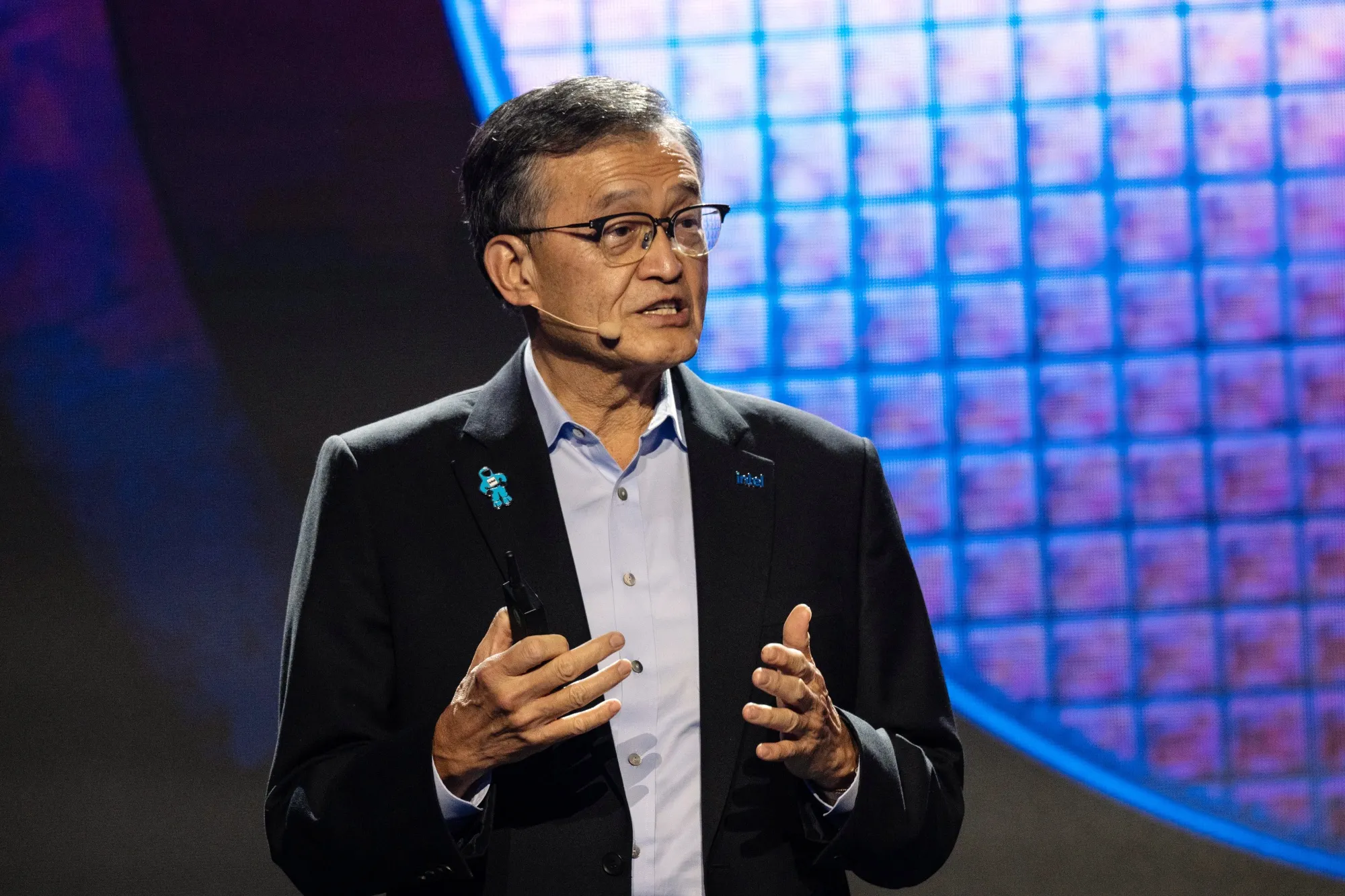 Intel Soars After AI Data Center Gains Bolster Sales Forecast 图片 2
