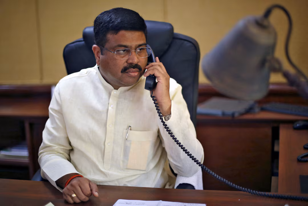 India's education minister resigns in major win for youth protesters 图片 2