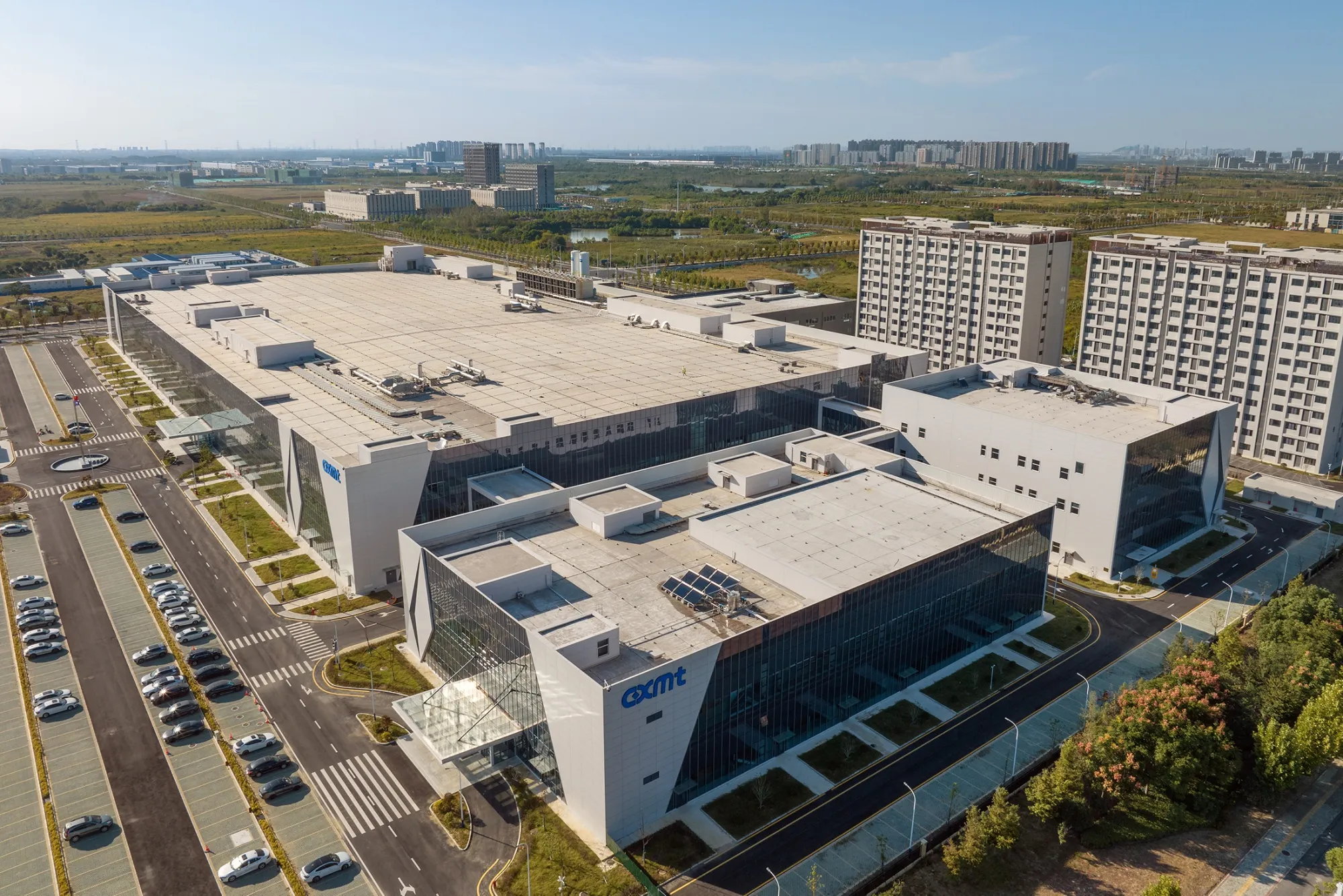 CXMT Founder Pledges $5.6 Billion to Workers After China AI Chipmaker’s IPO 图片 2