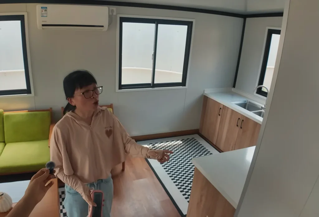 Woman travels to China to buy a $5,000 modular home in order to find out the real cost and what they're really like 图片 2