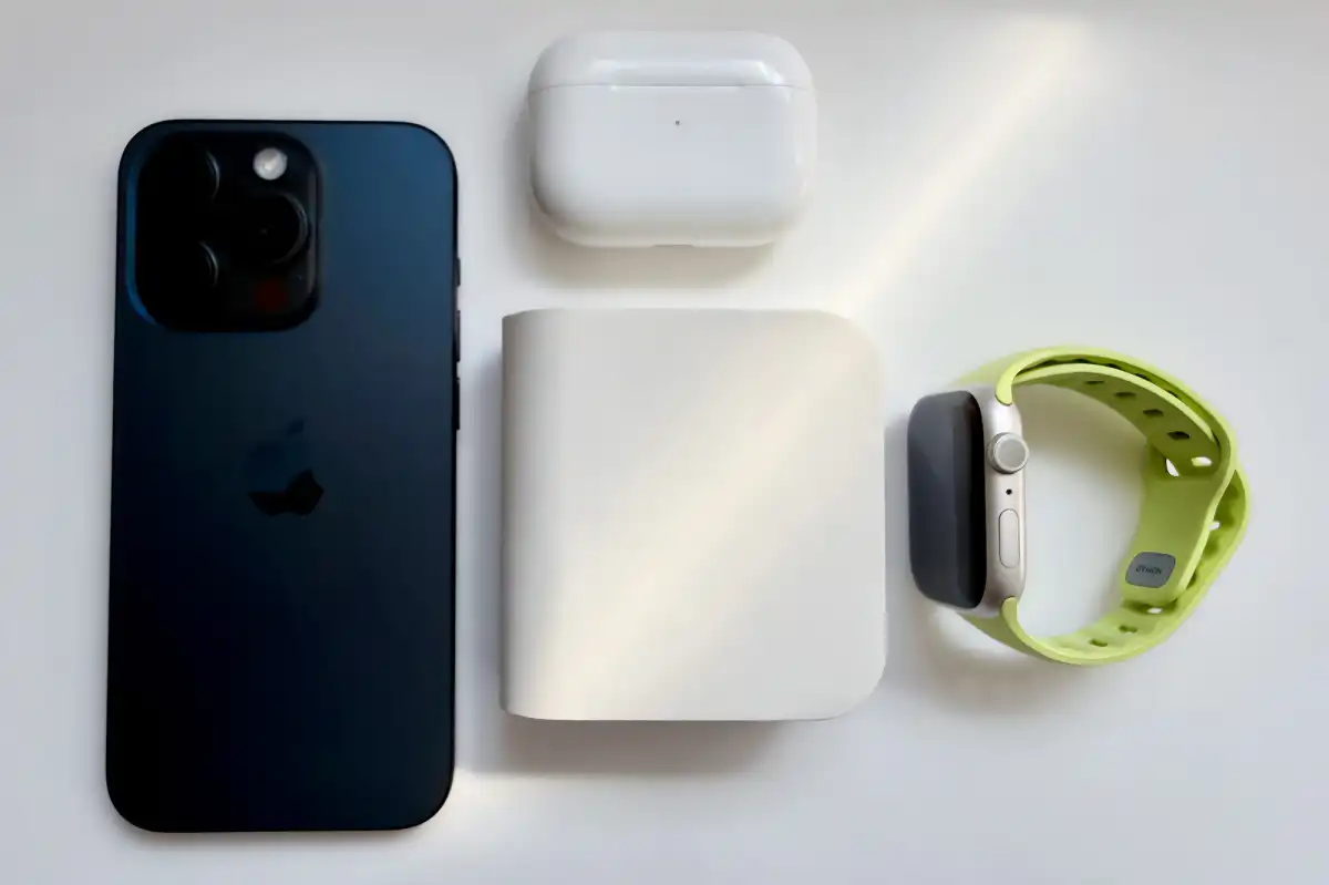 Mophie Roam 3-in-1 Travel Charger review: 25W Qi2.2 folding travel charger 图片 3