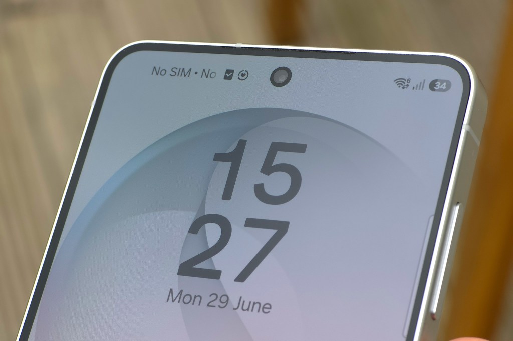 Samsung Galaxy S26 Review – Samsung’s best small camera phone by far 图片 4