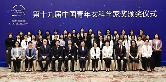 WAIC 的中学女生们:看见 AI,也看见自己 图片 3