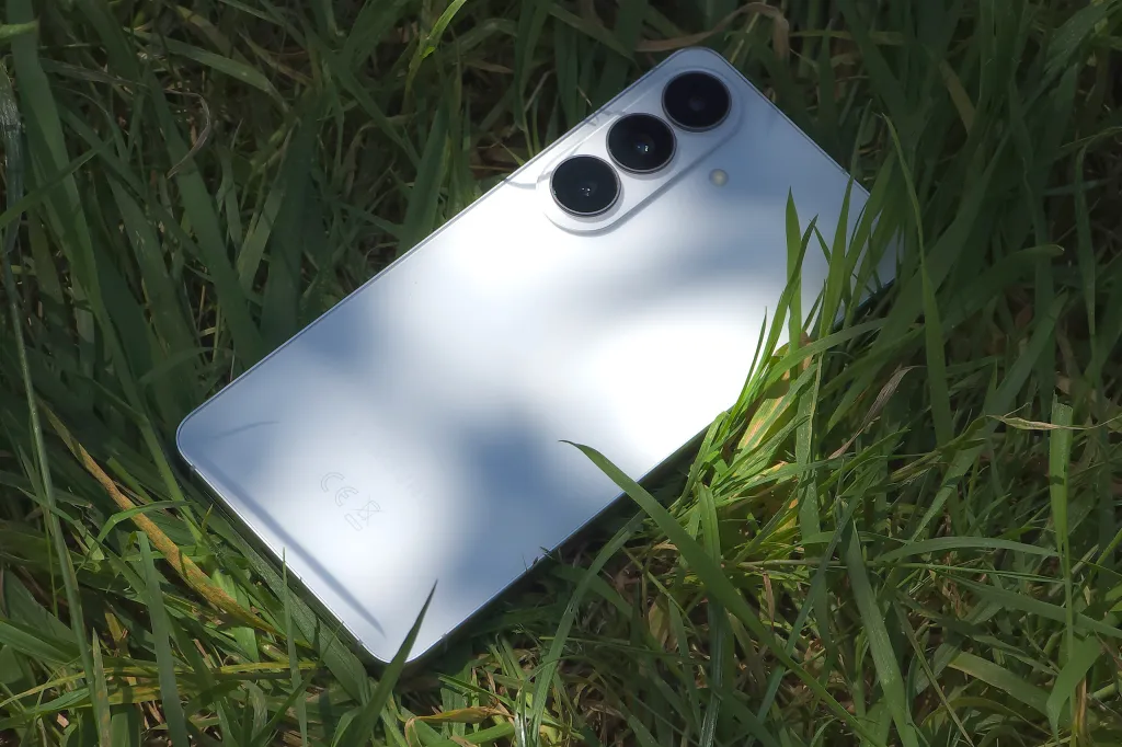 Samsung Galaxy S26 Review – Samsung’s best small camera phone by far 图片 2