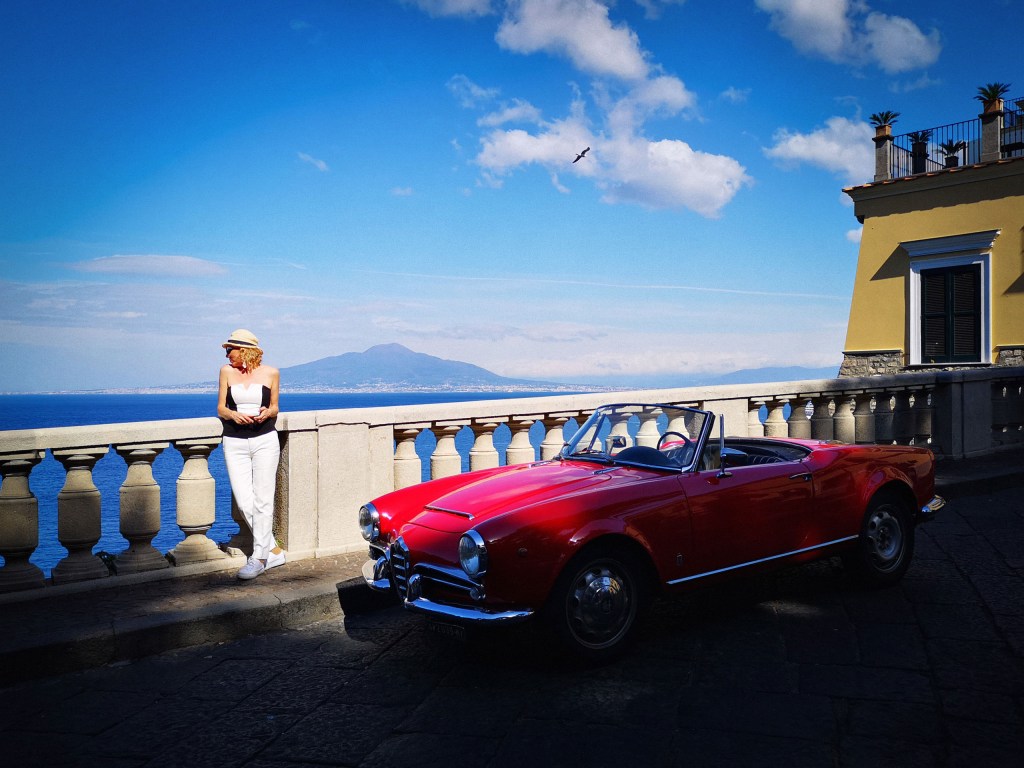 My iPhone is the king for street photography – bulky full-frame cameras get in the way and attract too much attention 图片 3