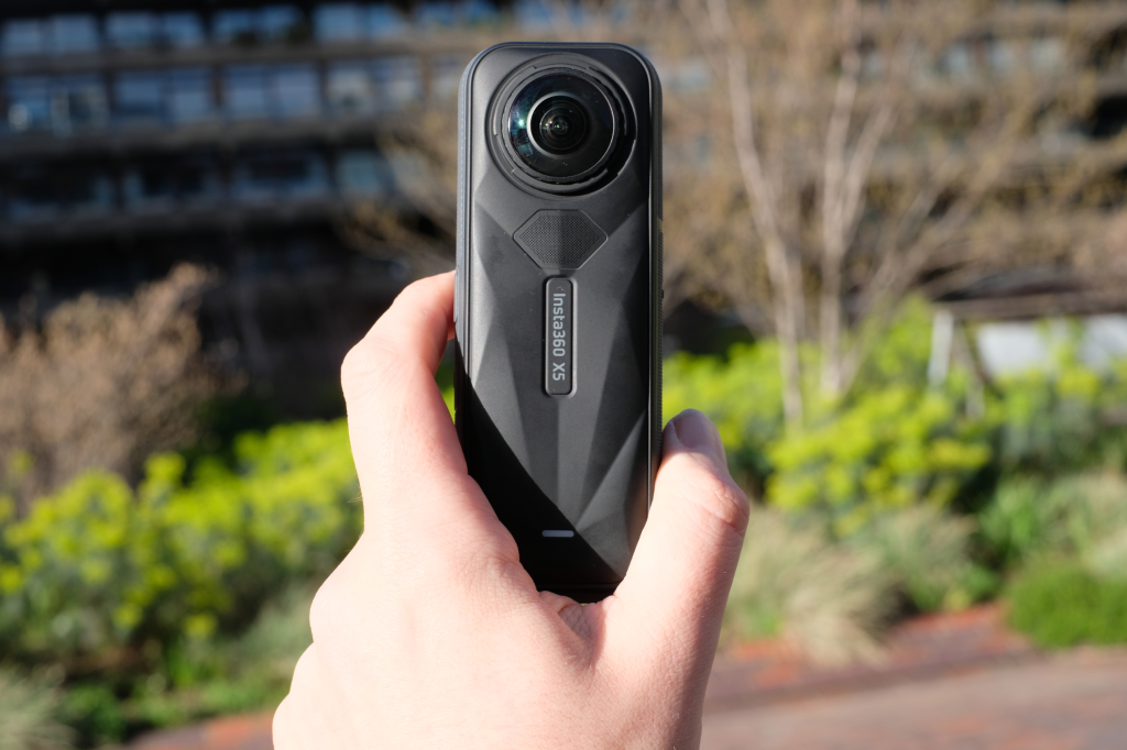 Best vlogging camera in 2026: Top video cameras for YouTube and TikTok content creators 图片 4