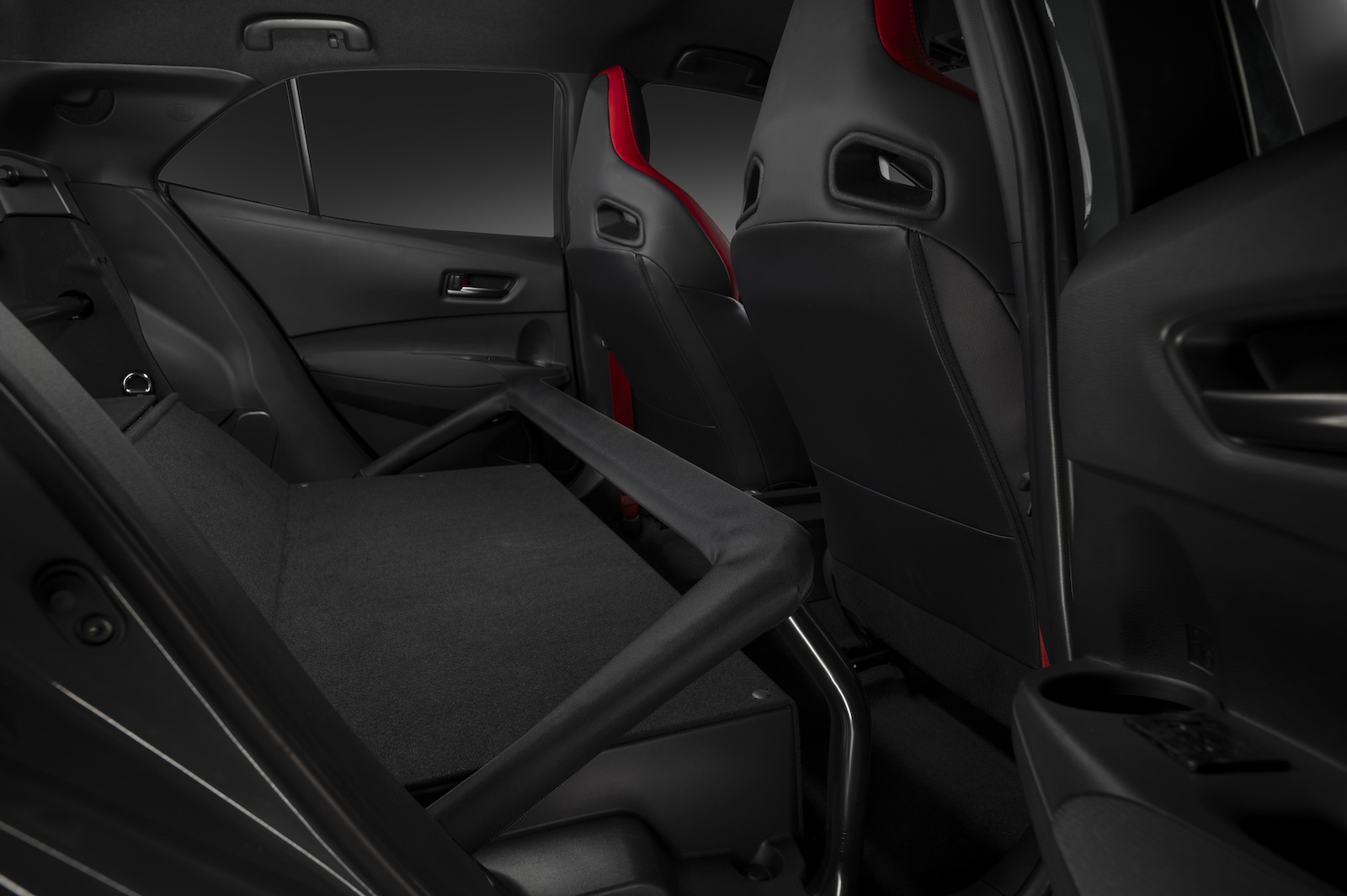 The Bonkers Toyota GRMN Corolla Costs More Than A Freakin’ Ford Mustang Dark Horse 图片 2