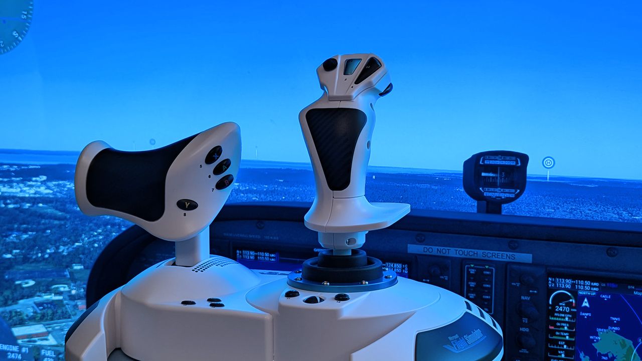 This Microsoft Flight Simulator 2024 flight stick actually has a feature that changes the game for PS5 pilots 图片 2