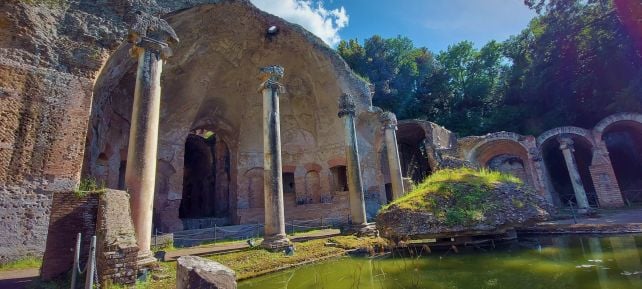Ancient Roman Concrete Keeps Getting Stronger, And The Secret Was Hiding in Hadrian's 2,000-Year-Old Toilet 图片 3
